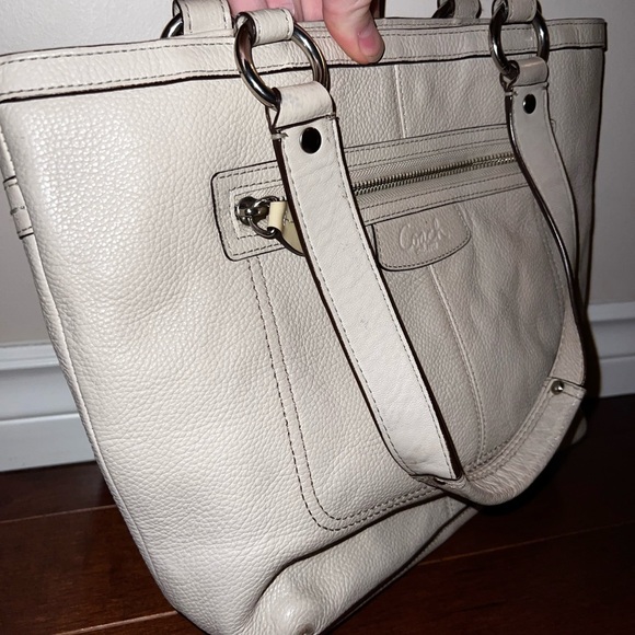 COACH Penelope Silver F1075- F14683 Pebble Leather Shoulder Bag Beige/Offwhite - Picture 6 of 6